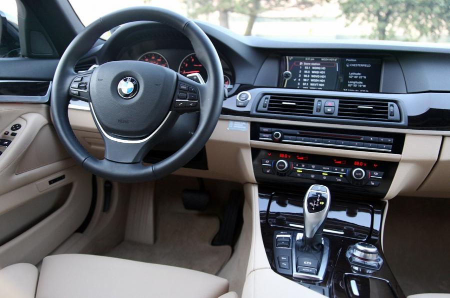  BMW 528i xDrive 2012 года  (фото 27 из 41)